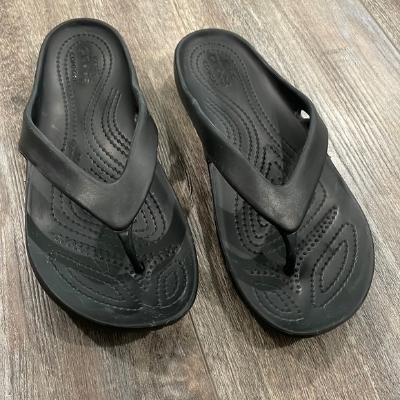 Crocs Iconic Comfort Kadee II Black Flip Flops - Picture 2 of 6